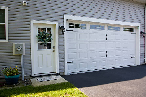 24/7 Emergency Garage Door Panel Replacement experts in Adams County County, MS